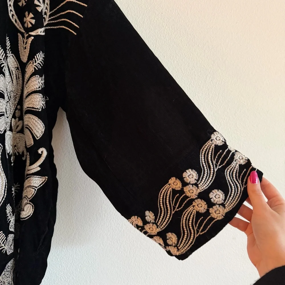 Johnny Was Odette Velvet Corduroy Cropped Kimono Black Embroidery Size Small NWT